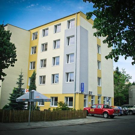 Hostel24 Bed&Breakfast Bydgoszcz Exterior foto